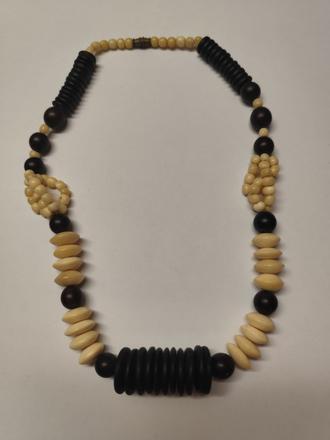 Retro nahrdelnik cca 40 rokov stary, 