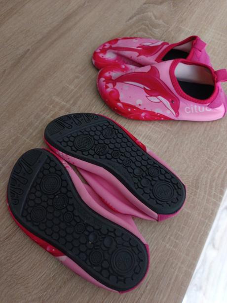 Topánky do vody, 28