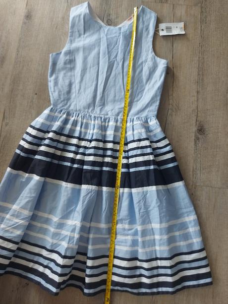 Letné modré šaty, 158