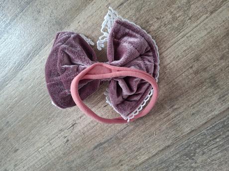 Body plus čelenka, 62