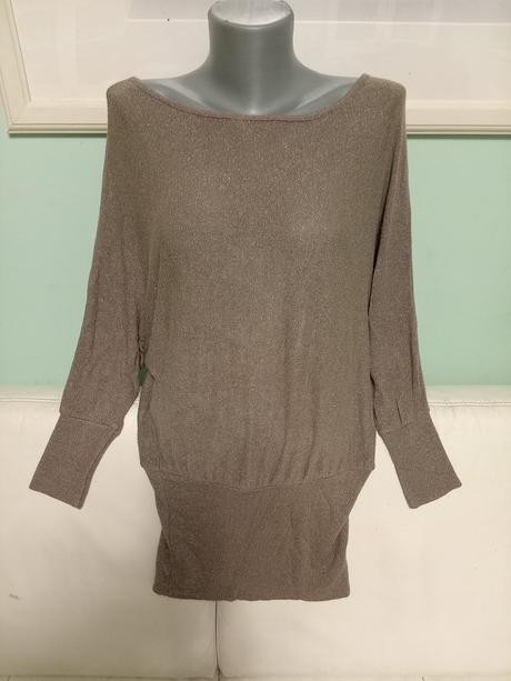 Tenký lesklý pulóvrik,