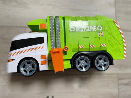 Smetiarske auto s vyklápacim kontajnerom, 