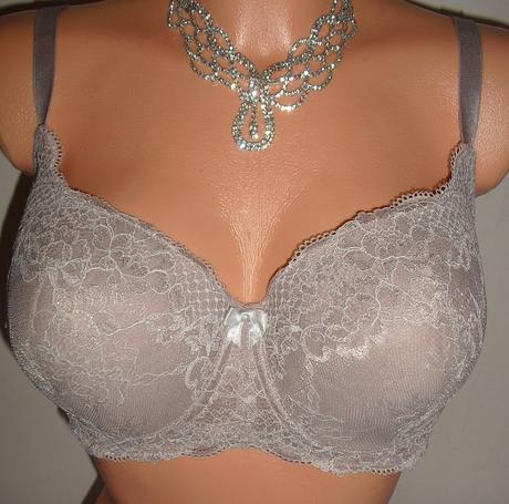 Velka elegantna podprsenka, c&a,85d