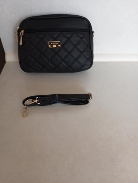 Crossbody kabelka čierna, 