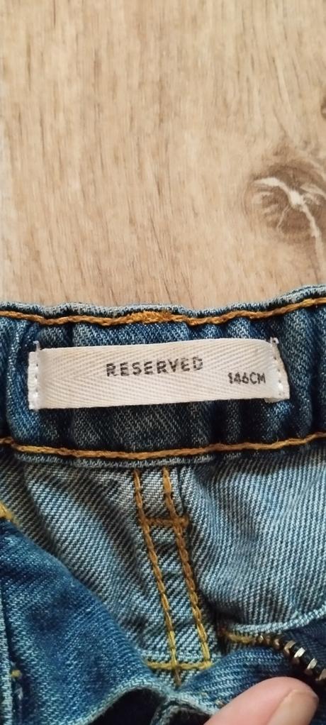 Potrhané rifle, reserved,146