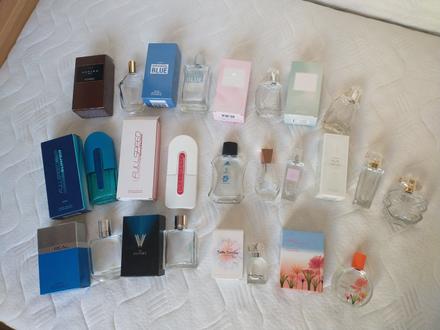 Prázdne flakóny z parfémov a toaletných vôd pre zb, 