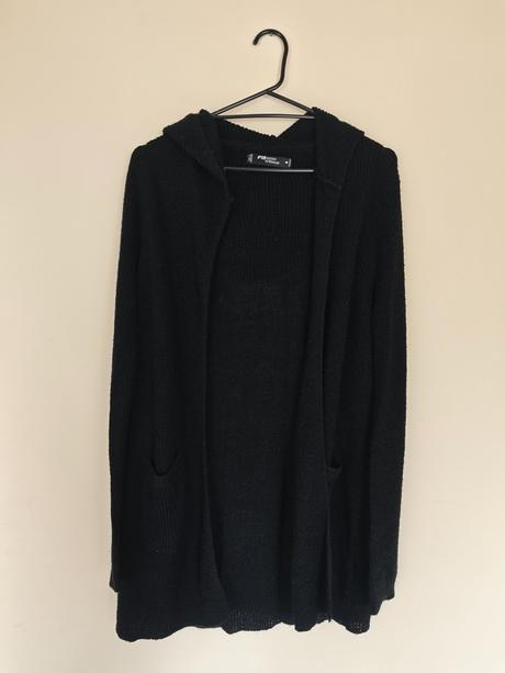 Dlhy čierny sveter, m