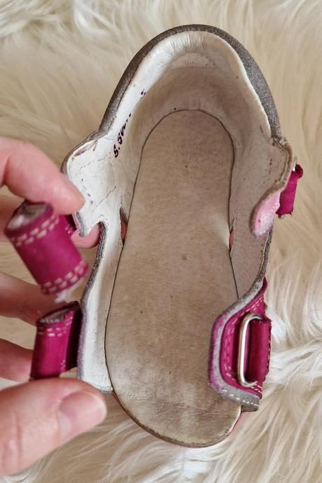 Dievčenské sandálky, 23