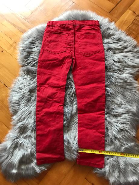 Červené rifľové nohavice, 128