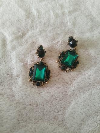 Smaragdové náušnice,