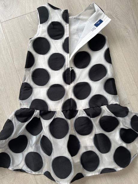 Spoločenské saty, 128