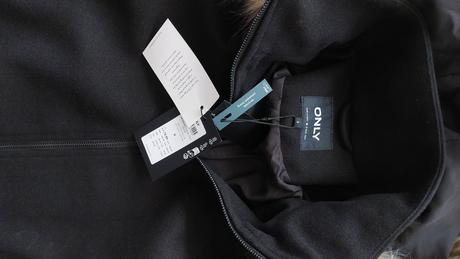 Čierny kabat, only,s