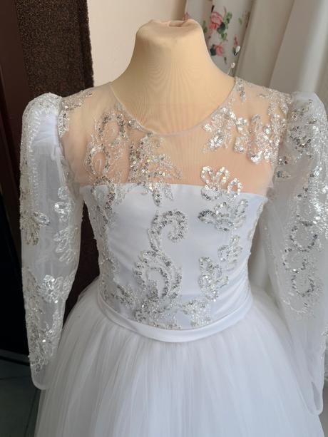 Šaty na prijímanie, 140 / 146