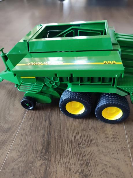 Balikovač john deere, 