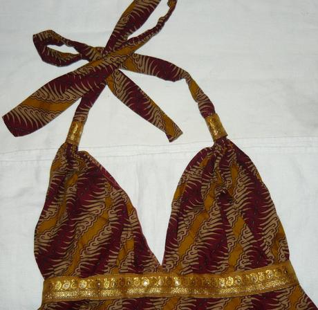 Sexi šaty so zlatou stuhou, s