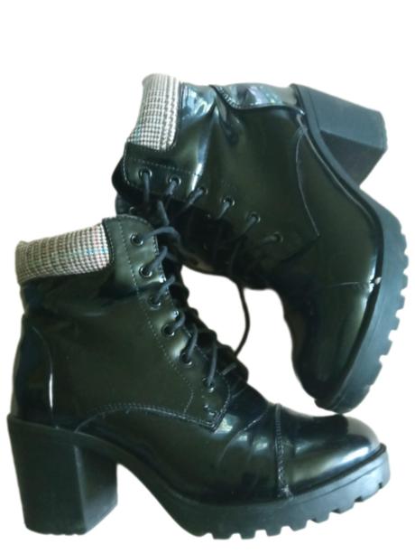 Lakované topánky, 39