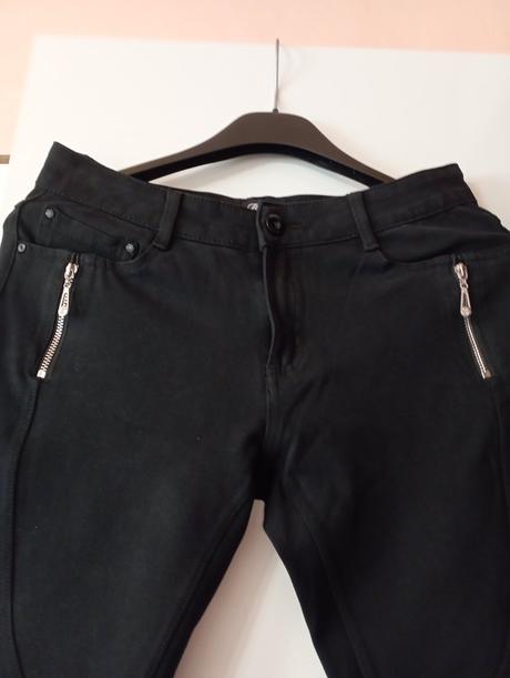 Čierne nohavice, 28