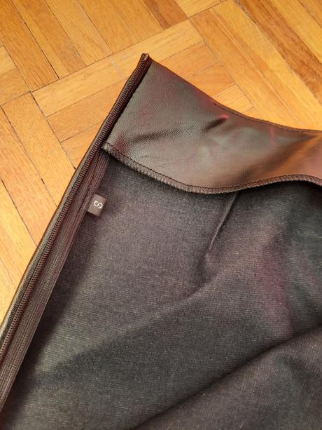 Dámska úzka koženková sukňa, xs