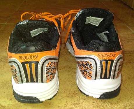 Nové tenisky c. 40 predám spolu dva páry za 15e, wink,40