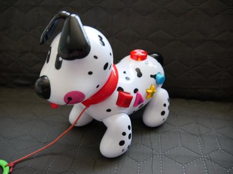 Plastový pes so zvukmi, 