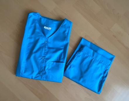 Zdravotnícka blúza a sukňa, s