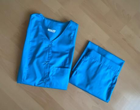 Zdravotnícka blúza a sukňa, s