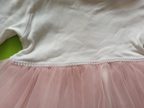 Slávnostné šaty s perlami, 86