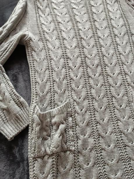 Predĺžený sivý pulóver - uni, 