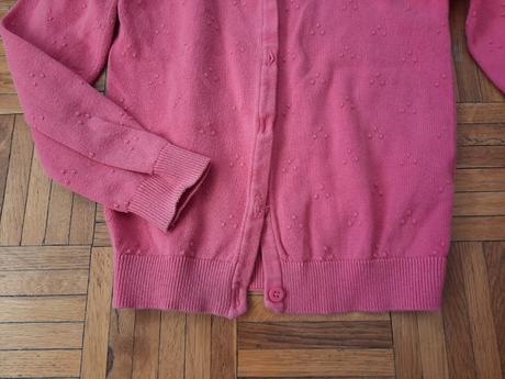 Dievčenský sveter na gombíky, 134