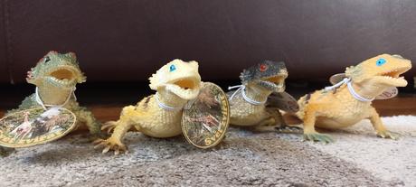 Pískajúce jašterice 30cm - s visačkou, 