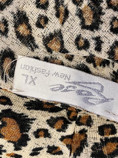 Blúzka s leopardím vzorom a fodričkami, s