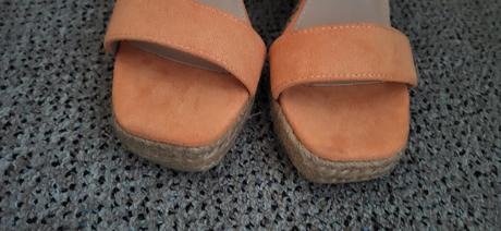 Oranžové semišové sandálky, 39