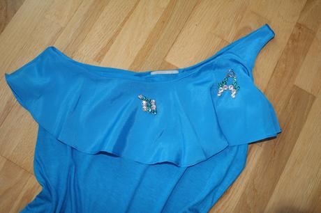 Top cez rameno s nežným volánom, h&m,l