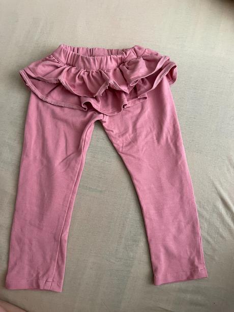 Tepláky so sukničkou, 104