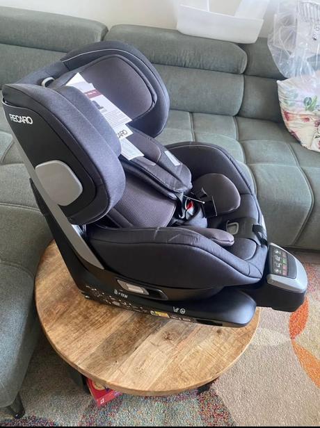 Recaro salia 360 rotation, 