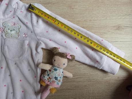 Mikinka so srdiečkami, 80