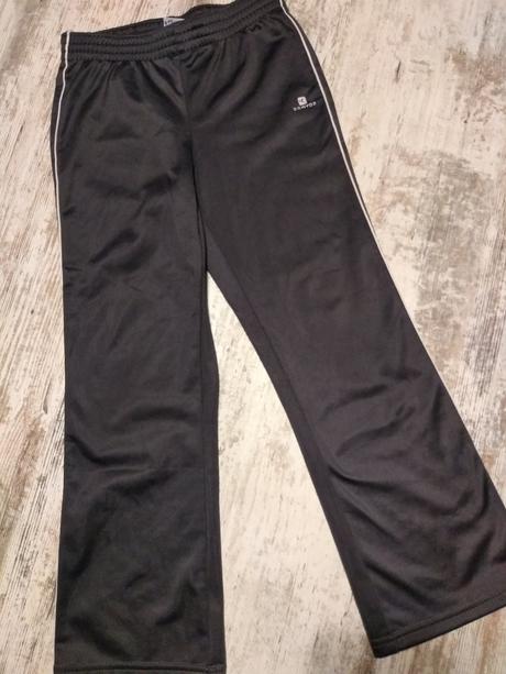 Tepláky, domyos,122