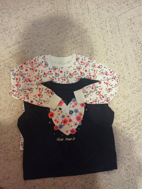 2x krásne mikiny respektíve tričká, c&a,122