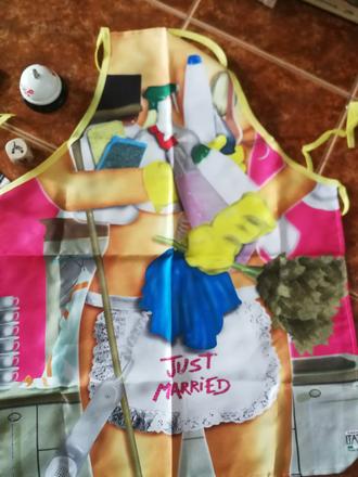 Rozlúčka so slobodou / hen party, 