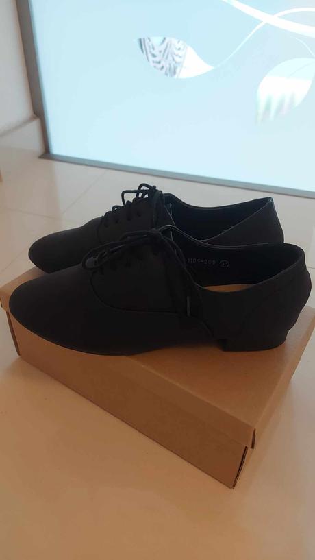 Pohodlné šnúrovacie topánky, 37