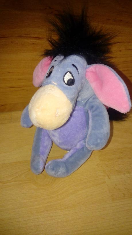 Plysova hracka z macko pu - oslik,