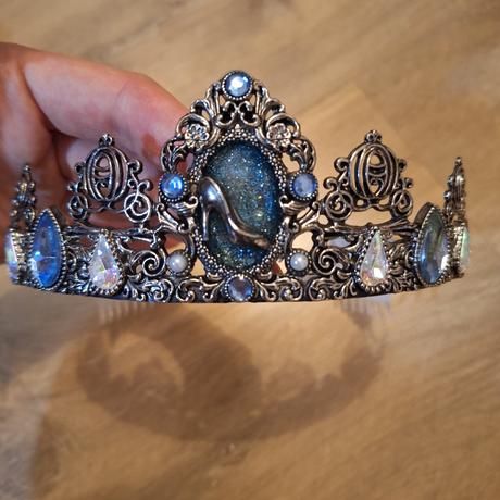 Walt disney korunka a carovna svietiaca palicka, 