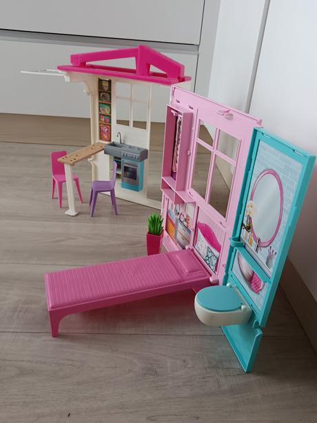 Domcek pre barbie,