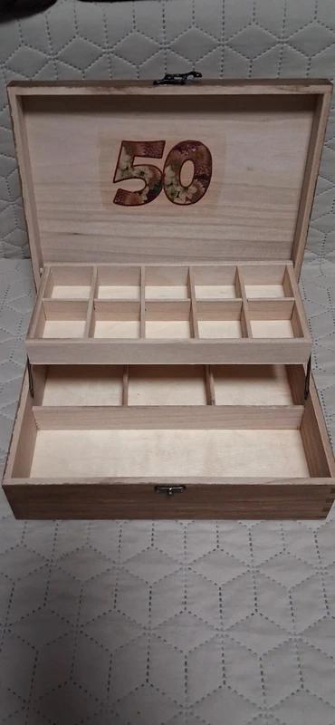 Veľká drevená šperkovnica, 