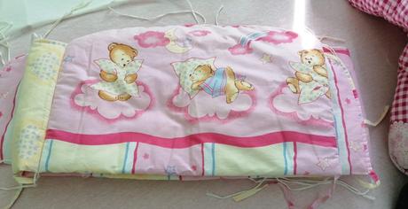 Mantinel okolo celej postieľky, 