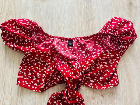 Krásny letný komplet sukne a topu značky shein, 