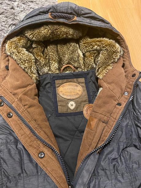 Dlhá bunda naketano, m