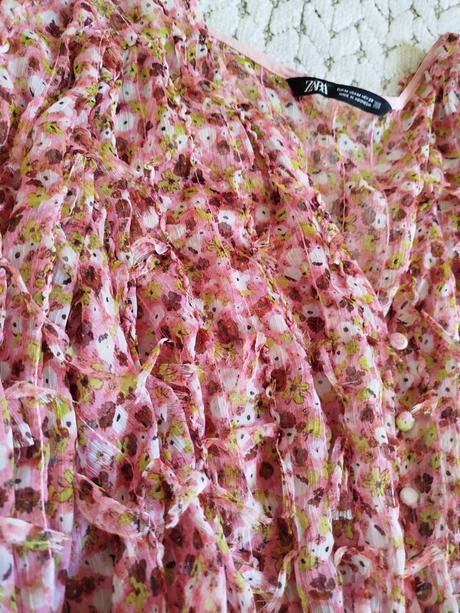 Kvietkovana blúzka, zara,m