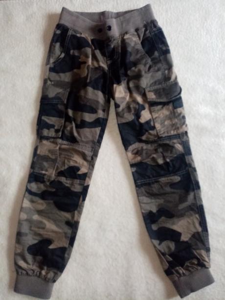 Kapsacove nohavice, 146