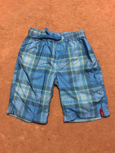 Sustakove sortky 122, 122